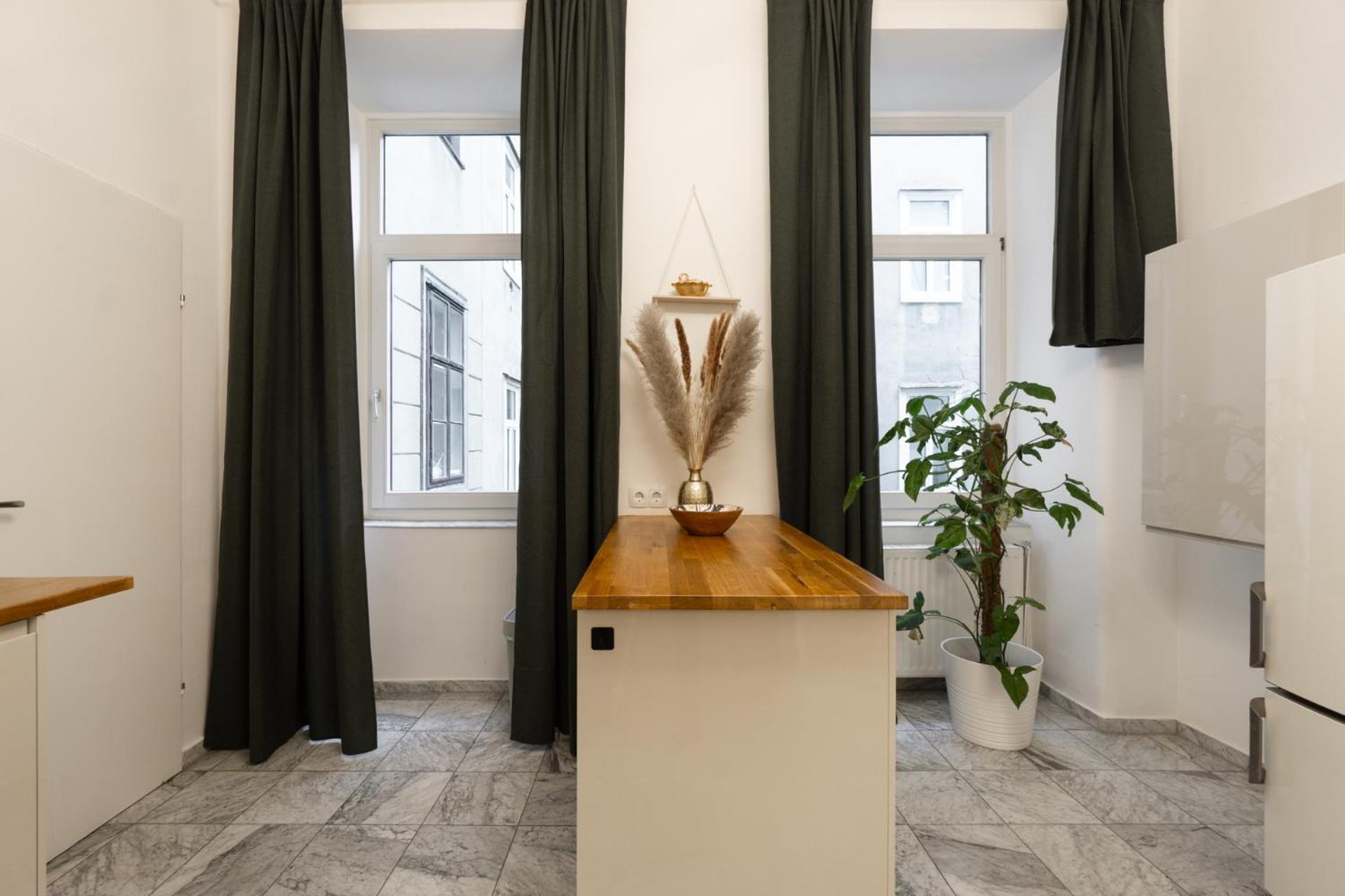Central Apartment In Viennese Old Building 외부 사진