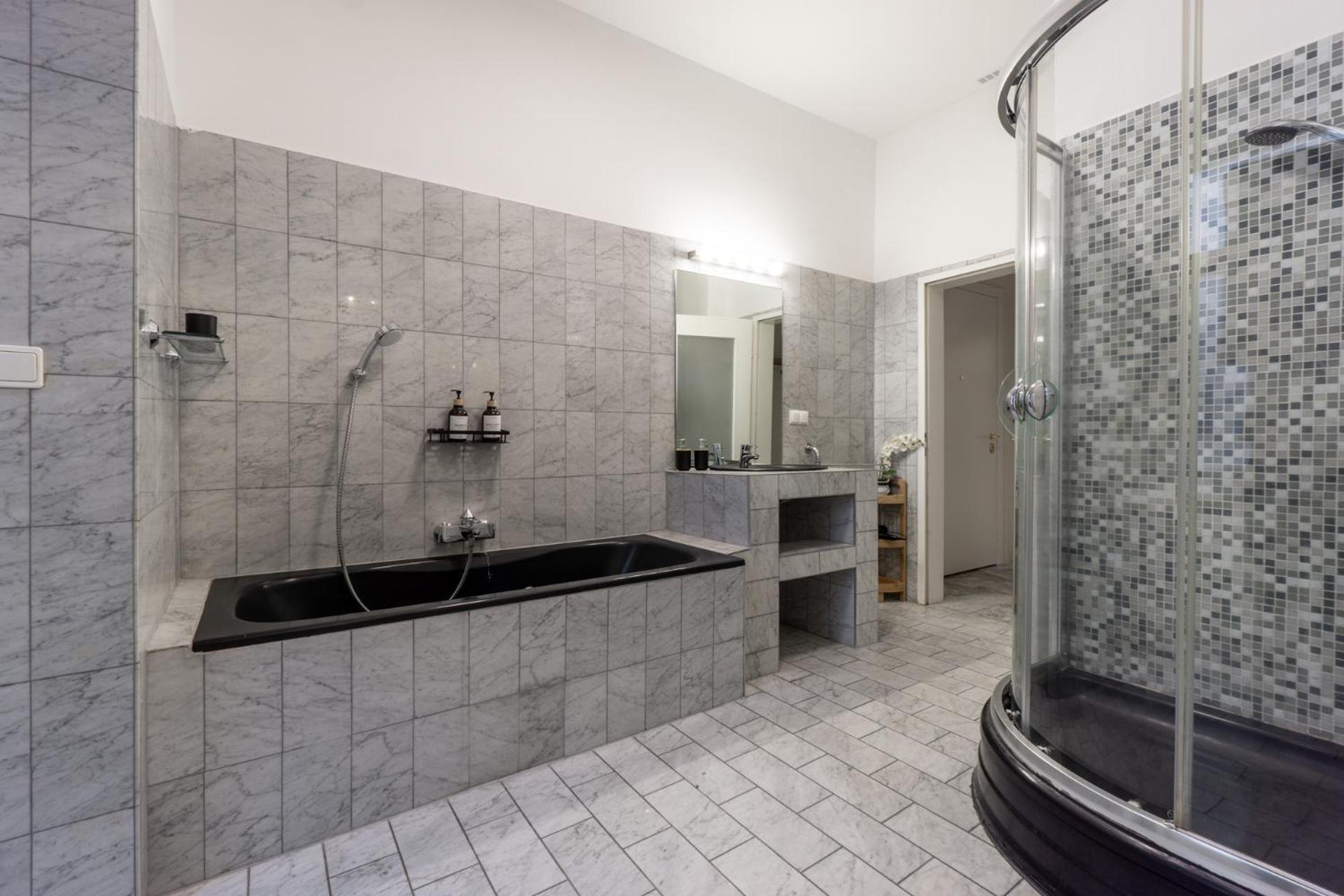 Central Apartment In Viennese Old Building 외부 사진